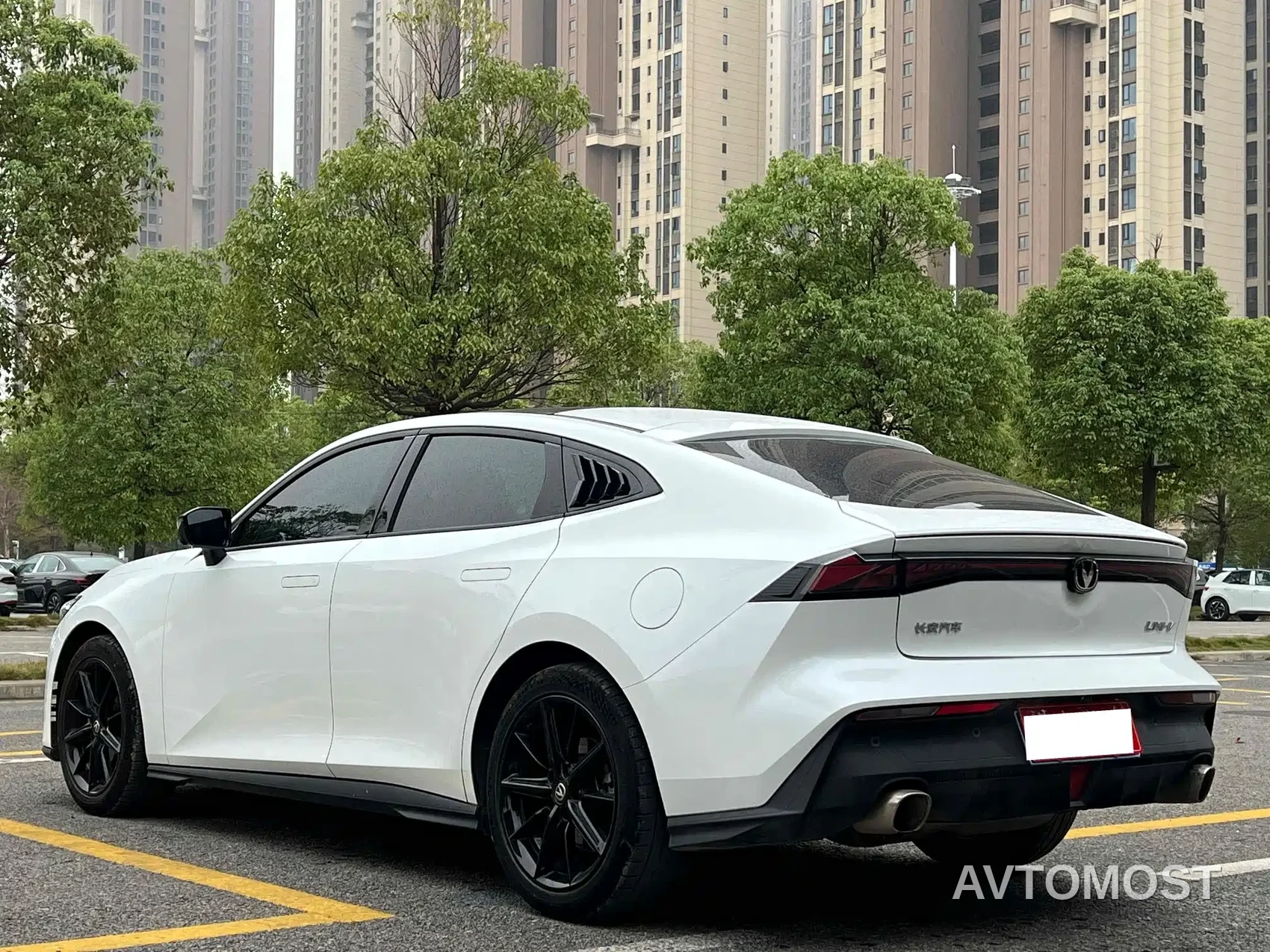 Changan UNI-V 2022 1.5T Premium Model — фото 8