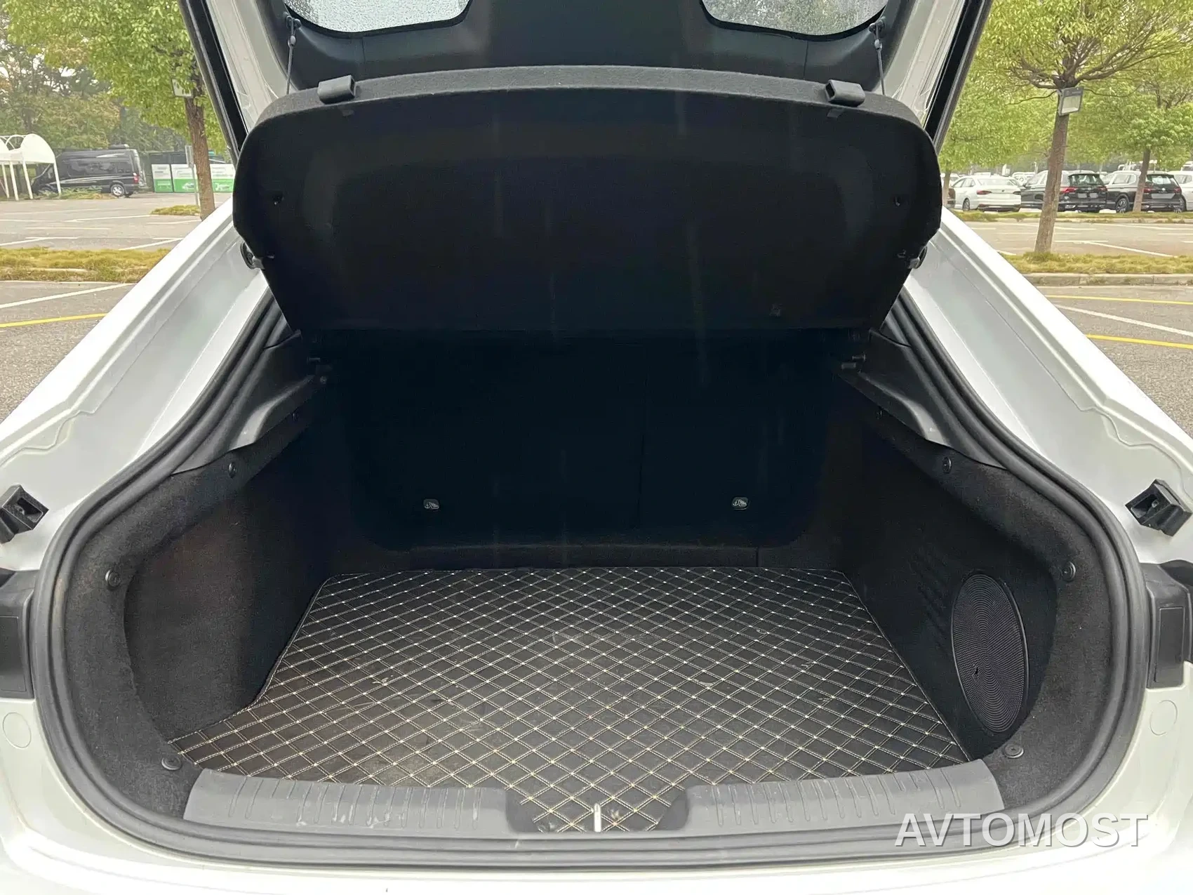 Changan UNI-V 2022 1.5T Premium Model — фото 15