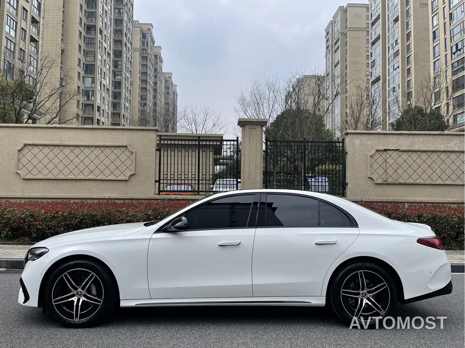 Mercedes-Benz E-Class (Import) 2024 E 300 Fashion Sport Edition — фото 4