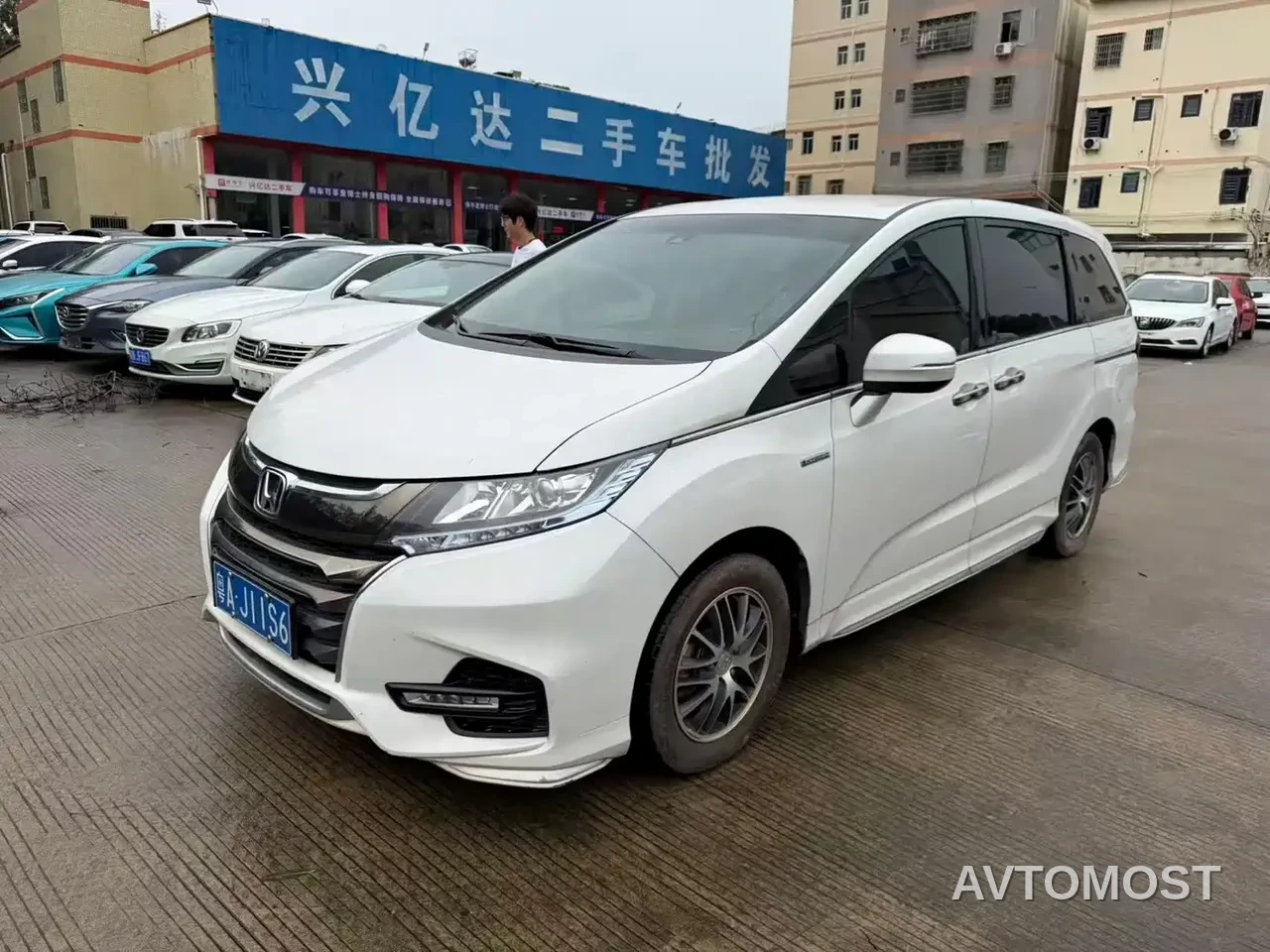 Honda Odyssey 2021 2.0L Sharp Premium Edition — фото 2
