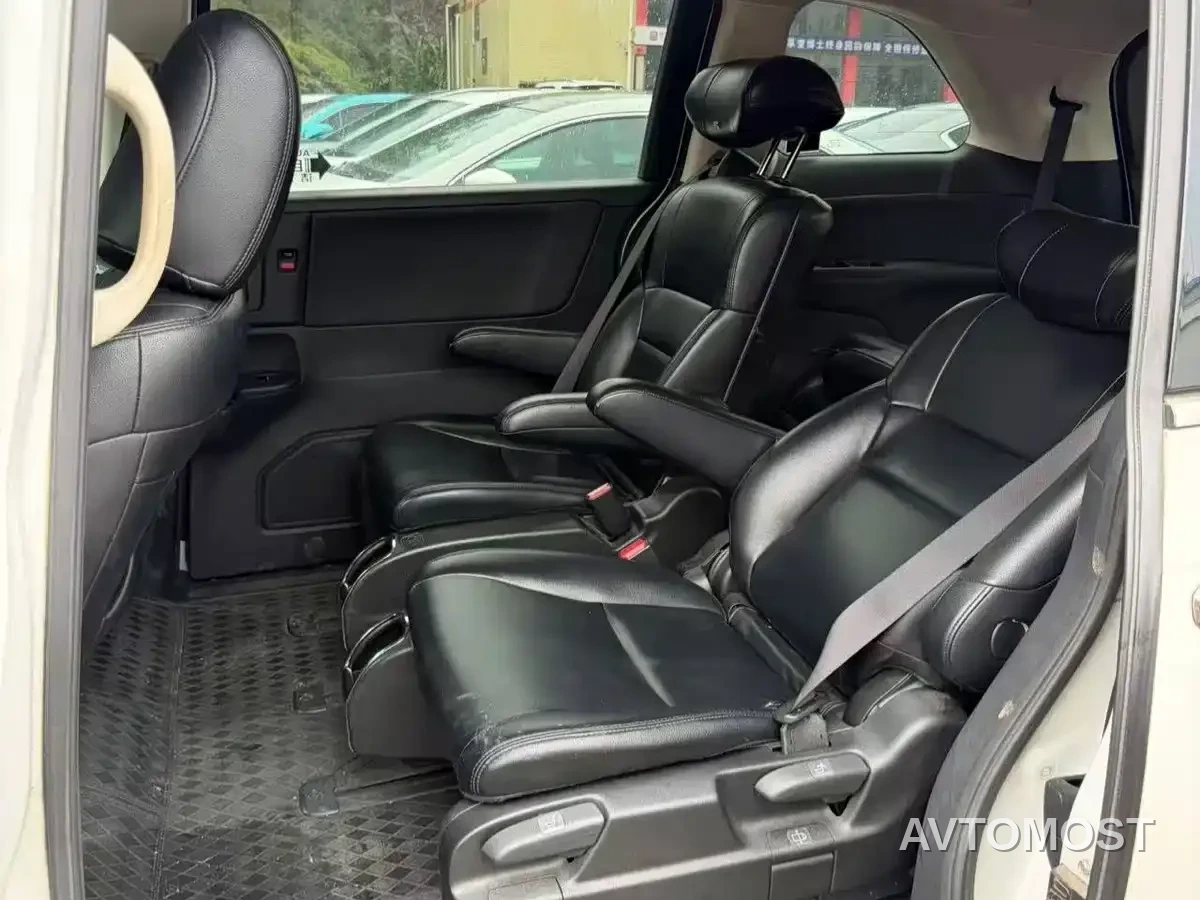Honda Odyssey 2021 2.0L Sharp Premium Edition — фото 4