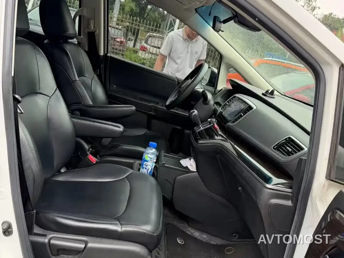 Honda Odyssey 2021 2.0L Sharp Premium Edition — фото 7