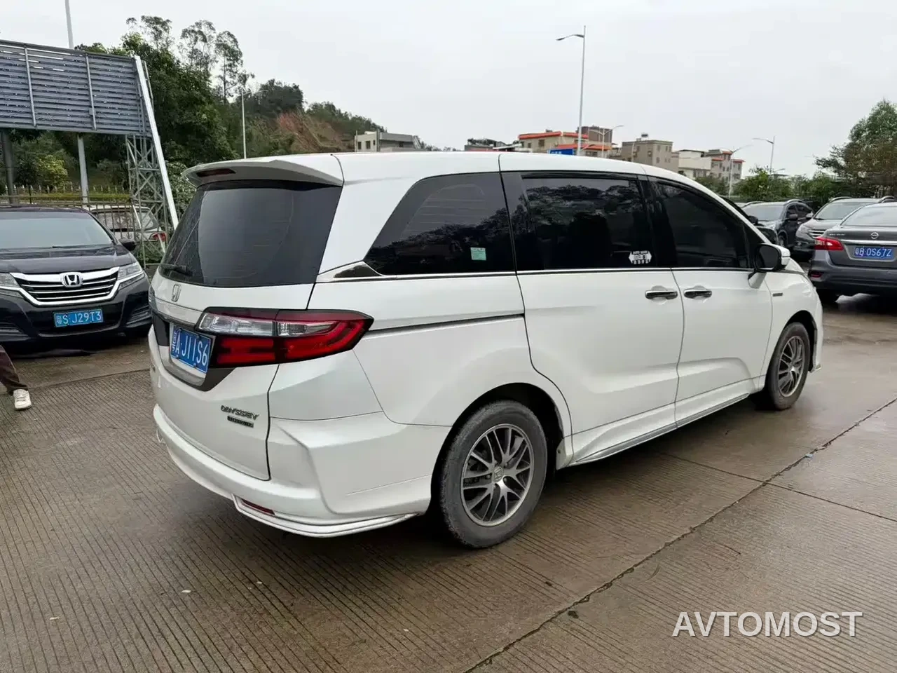Honda Odyssey 2021 2.0L Sharp Premium Edition — фото 9