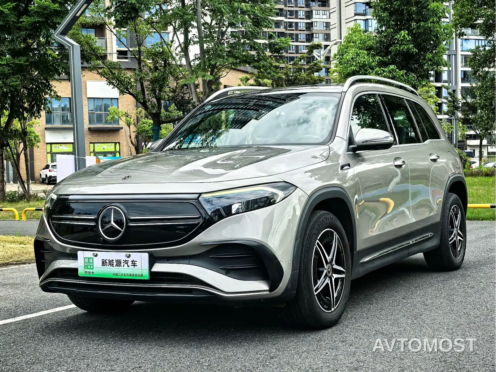 Mercedes-Benz EQB 2022 EQB 350 4MATIC Launch Special Edition — фото 1