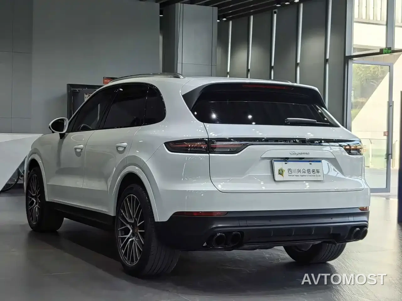 Porsche Cayenne 2022 Cayenne S 2.9T Platinum Edition — фото 3