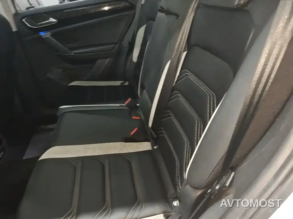 Volkswagen Tayron GTE Plug-in Hybrid 2020 Model 1.4T Luxury — фото 16