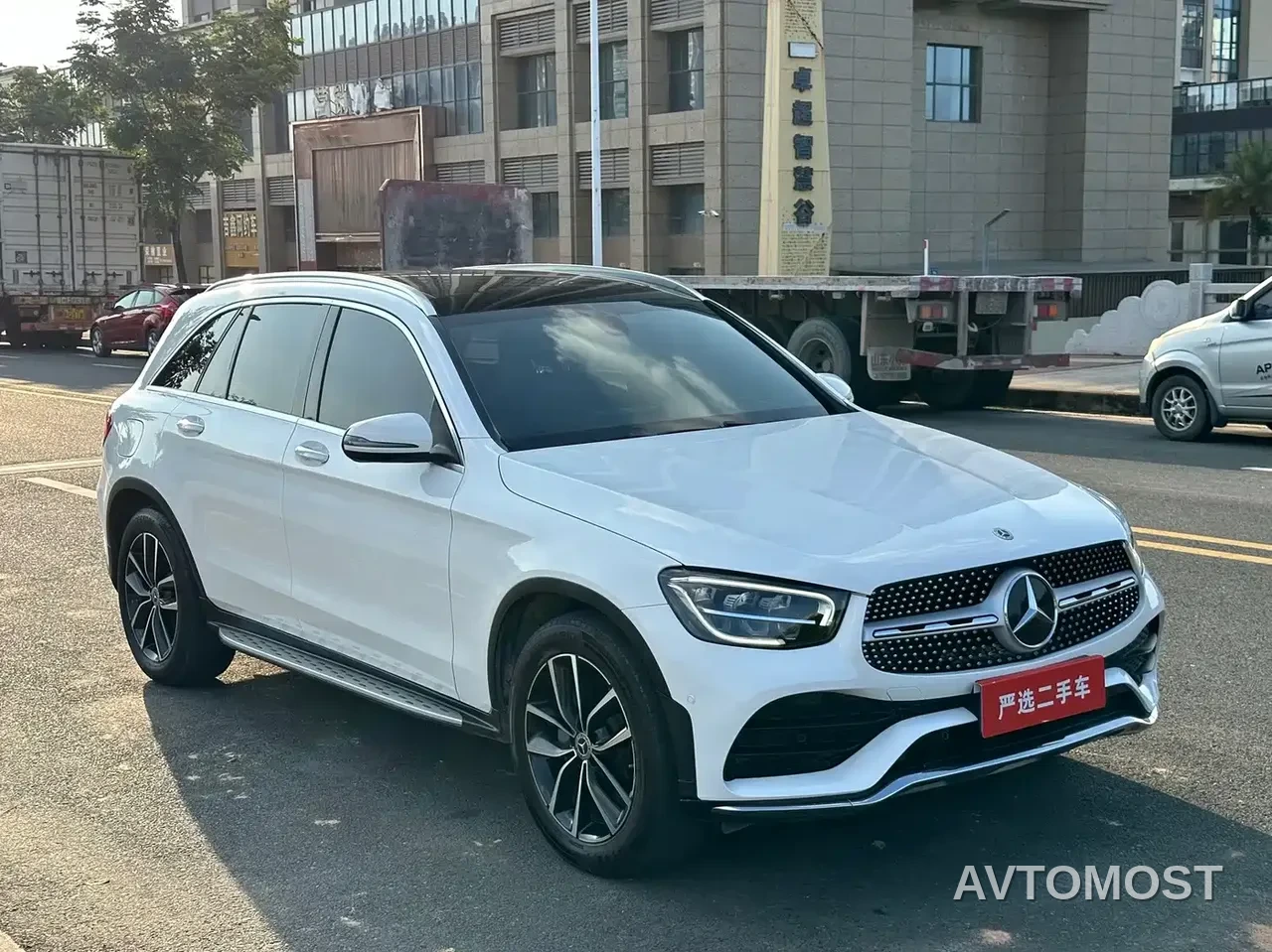 Mercedes-Benz GLC 2022 Facelift II GLC 260 L 4MATIC Luxury — фото 3