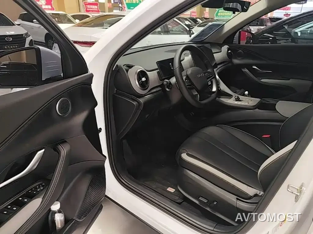 BYD Seal 05 DM-i 2025 DM-i Smart Drive Edition 75KM Luxury — фото 15
