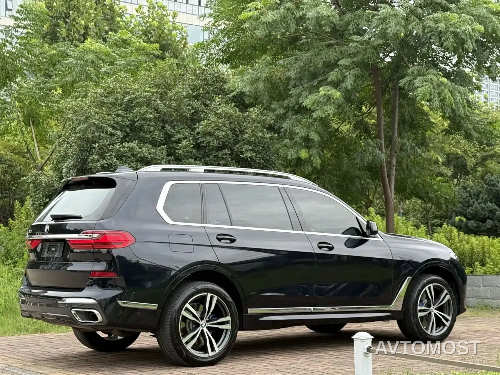 BMW X7 2020 xDrive40i Premium M Sport Package — фото 9