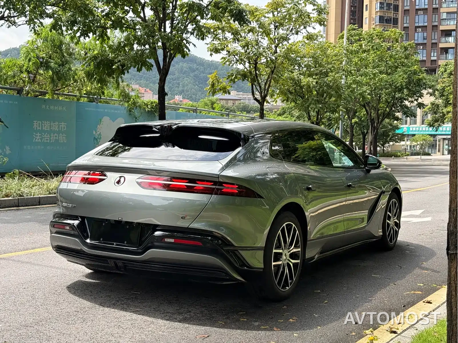 Denza Z9GT 2024 Model 1100 AWD Pro Edition — фото 9