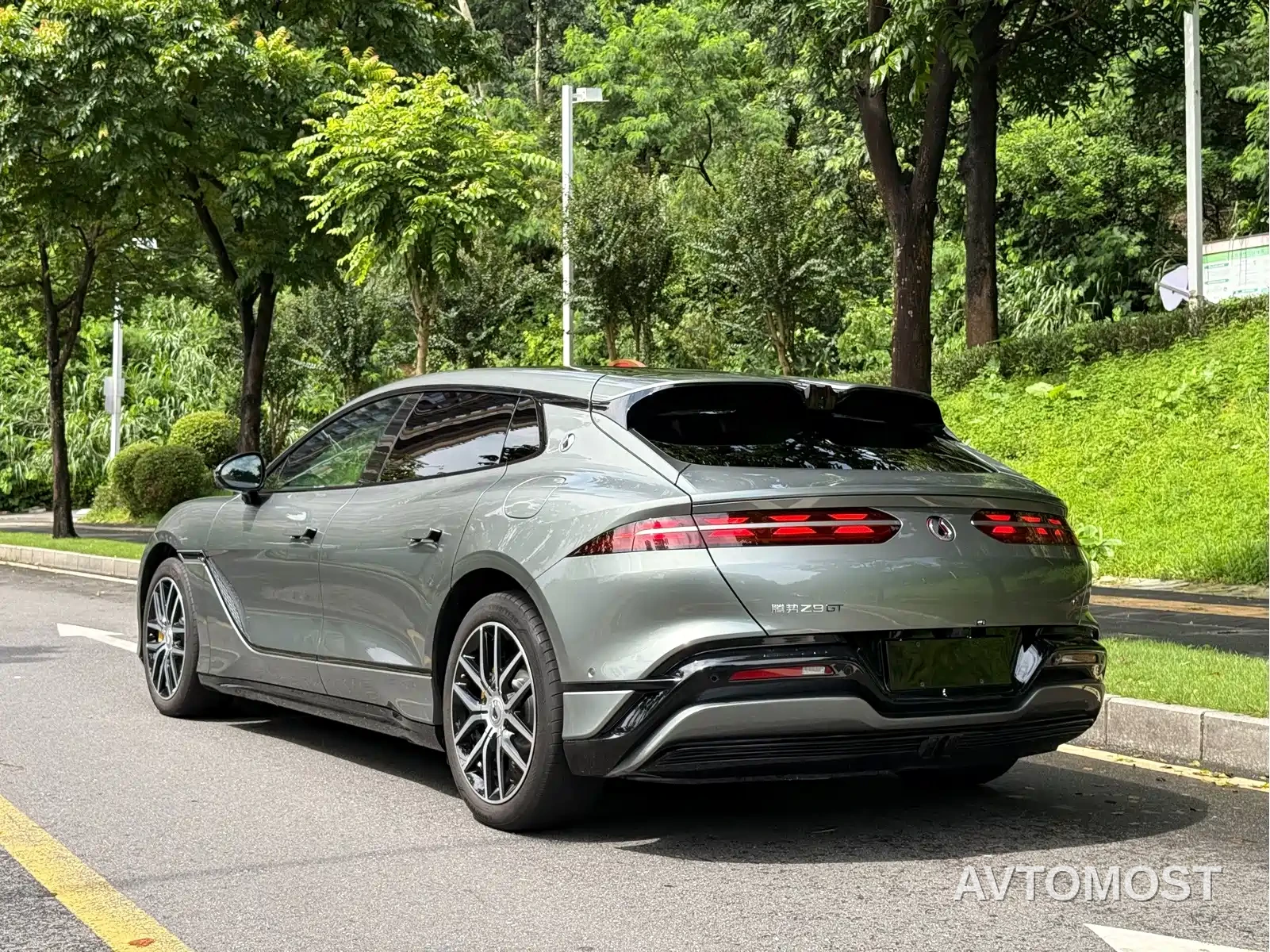 Denza Z9GT 2024 Model 1100 AWD Pro Edition — фото 11