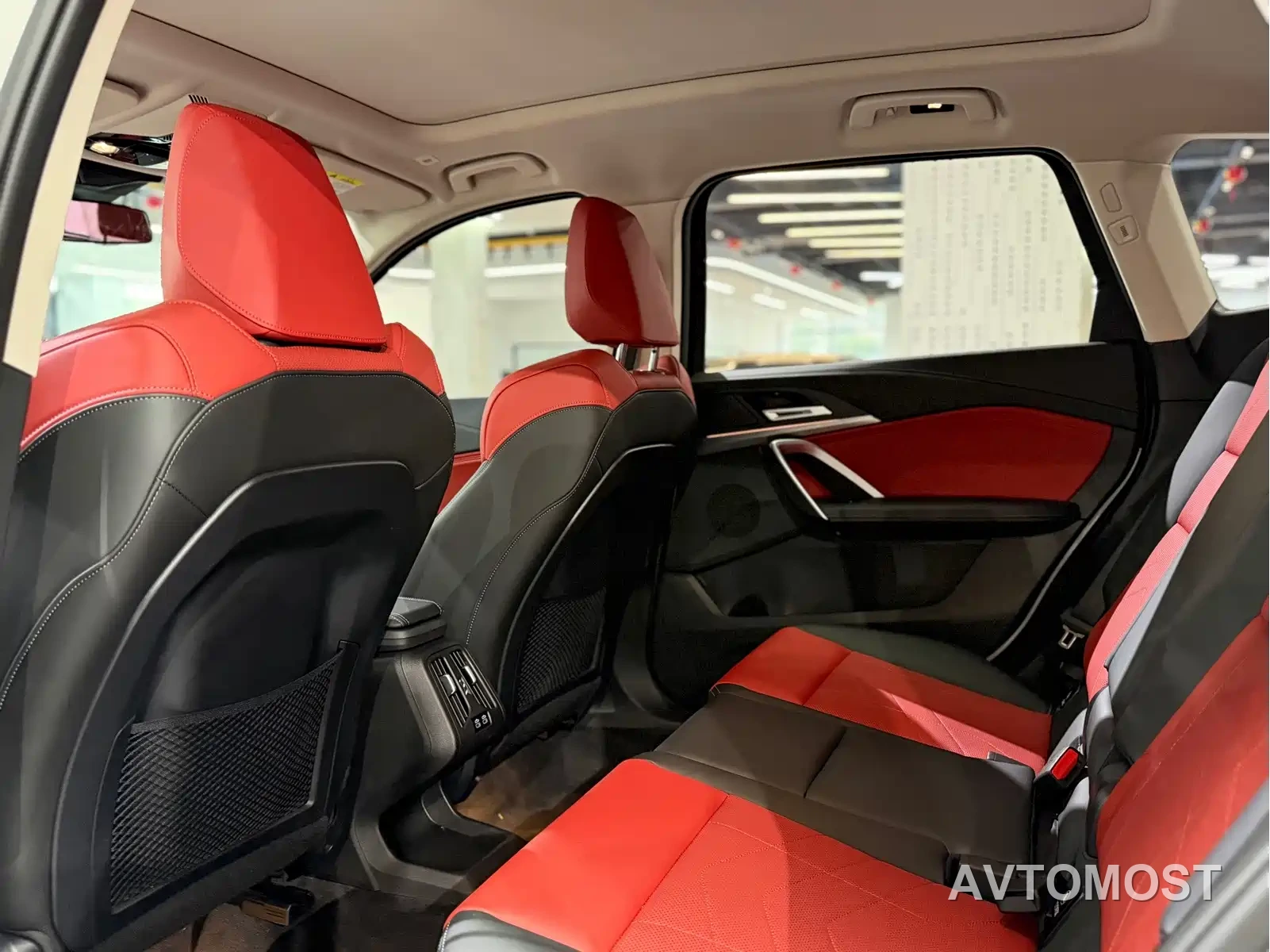BMW X1 2023 sDrive25Li X Design Package — фото 7