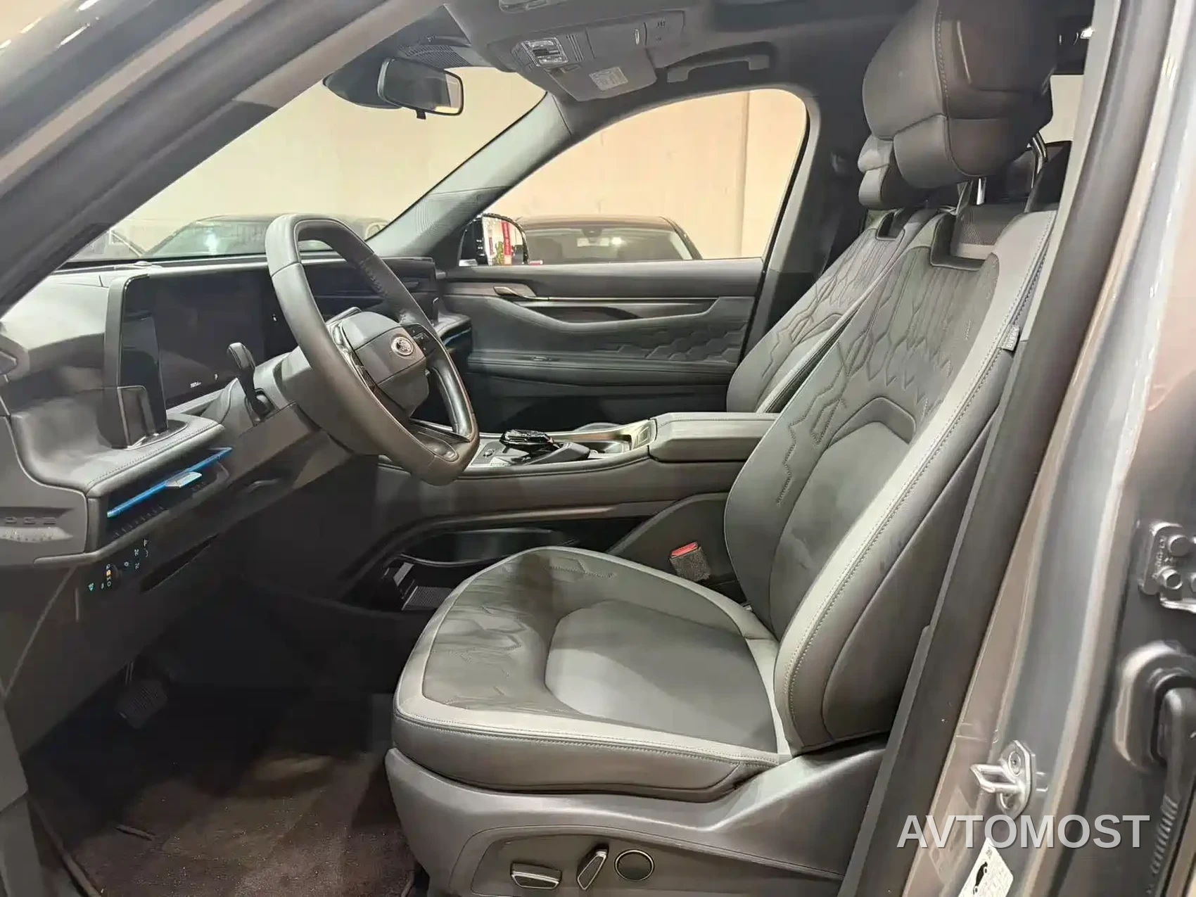 Ford Edge 2025 Edge L 2.0T EcoBoost AWD 7-seater Fashion — фото 4