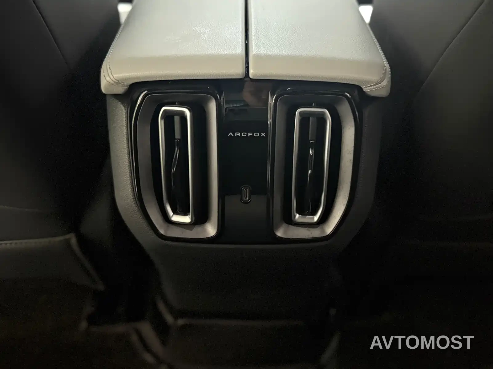 Arcfox Alpha S5 2024 560MAX 185kW — фото 20