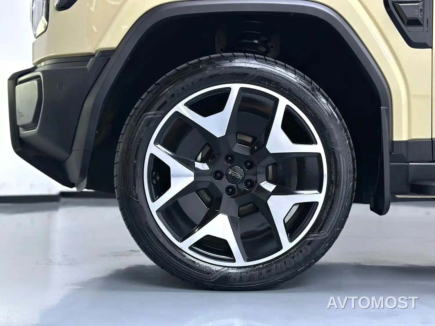 iCAR V27 2026 200KM AWD Falcon 500 — фото 5