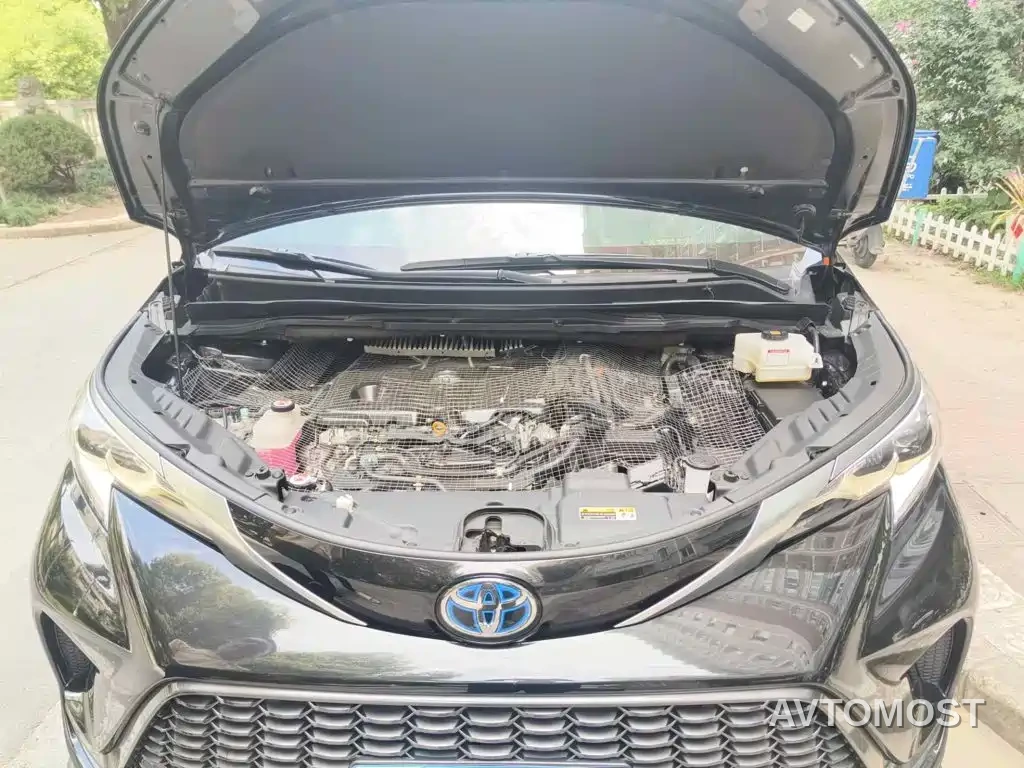 Toyota Granvia 2023 2.5L Hybrid Luxury Edition — фото 3