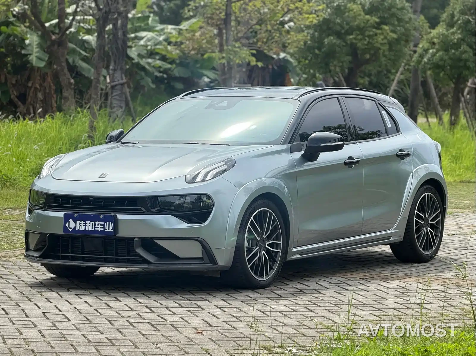 Lynk & Co 02 Hatchback 2021 2.0TD Halo Driving Control Package Edition — фото 1