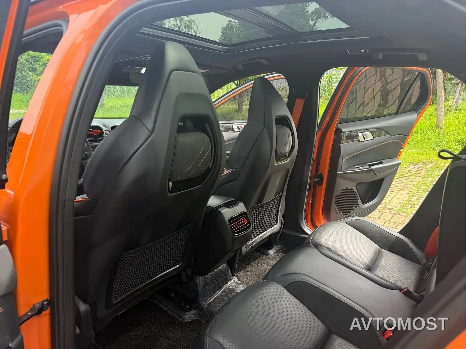 Lynk & Co 02 Hatchback 2021 2.0TD Halo Driving Control Package Edition — фото 12