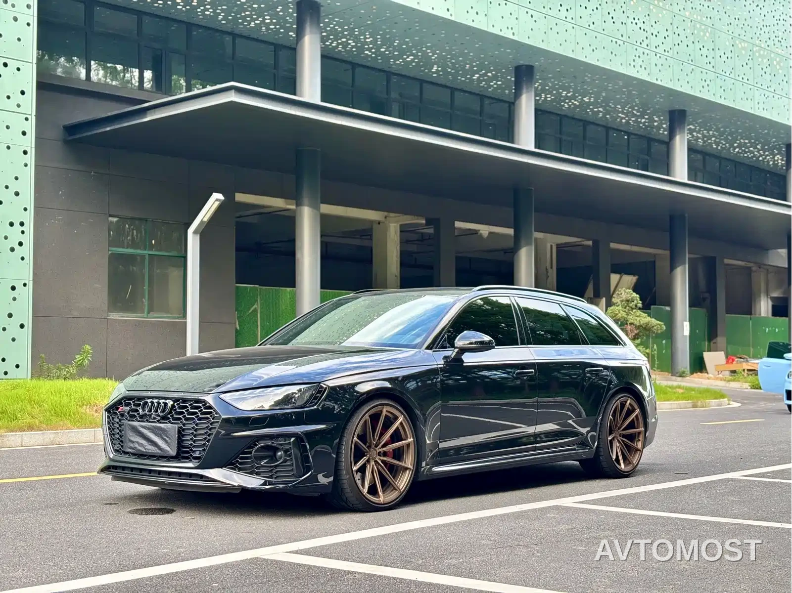 Audi RS 4 2021 RS4 Avant Dark Gold Edition