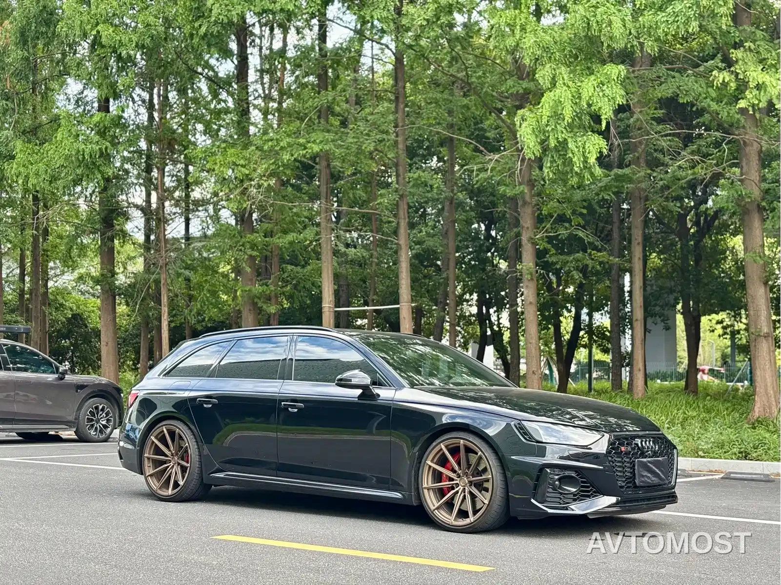 Audi RS 4 2021 RS4 Avant Dark Gold Edition — фото 3