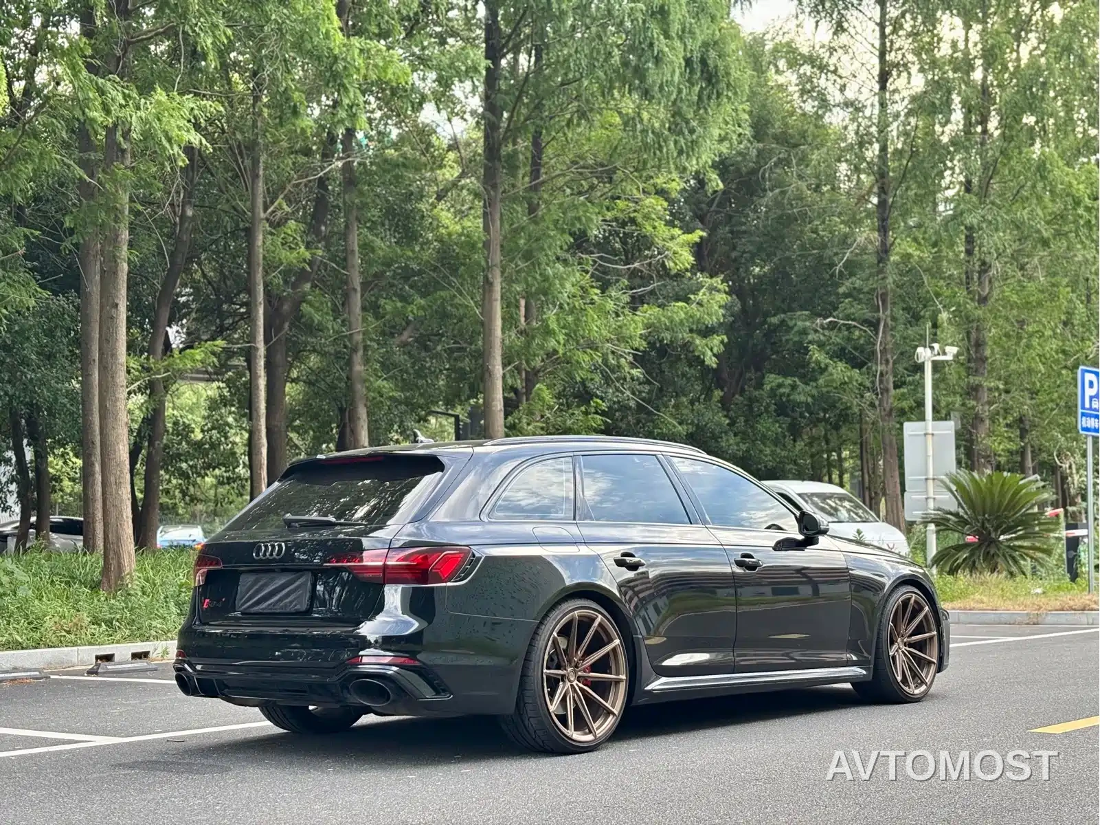 Audi RS 4 2021 RS4 Avant Dark Gold Edition — фото 9