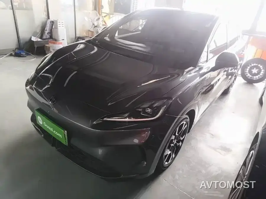 MG4 EV 2025 Base Model