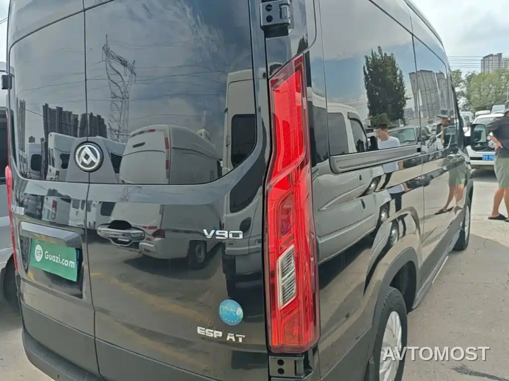 SAIC Maxus Xintu V90 2022 2.0T Automatic Zhida RWD Long Wheelbase High Roof Single Rear Tire 9-Seater — фото 8