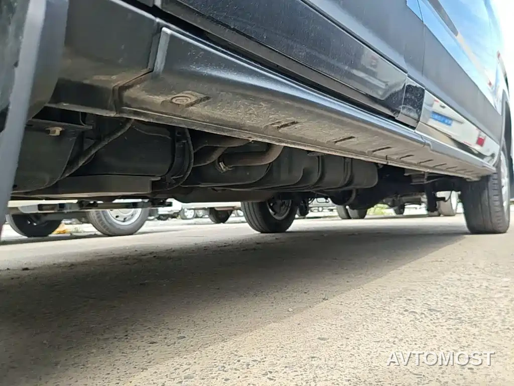 SAIC Maxus Xintu V90 2022 2.0T Automatic Zhida RWD Long Wheelbase High Roof Single Rear Tire 9-Seater — фото 22