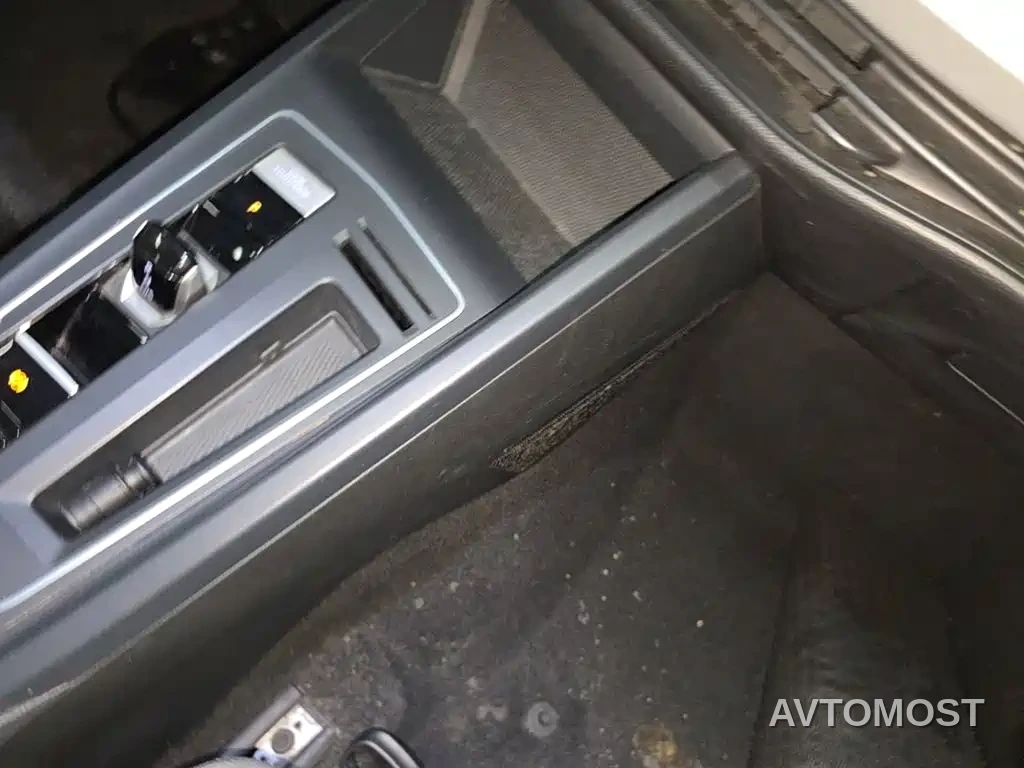 Volkswagen Golf 2023 Model 200TSI DSG — фото 9