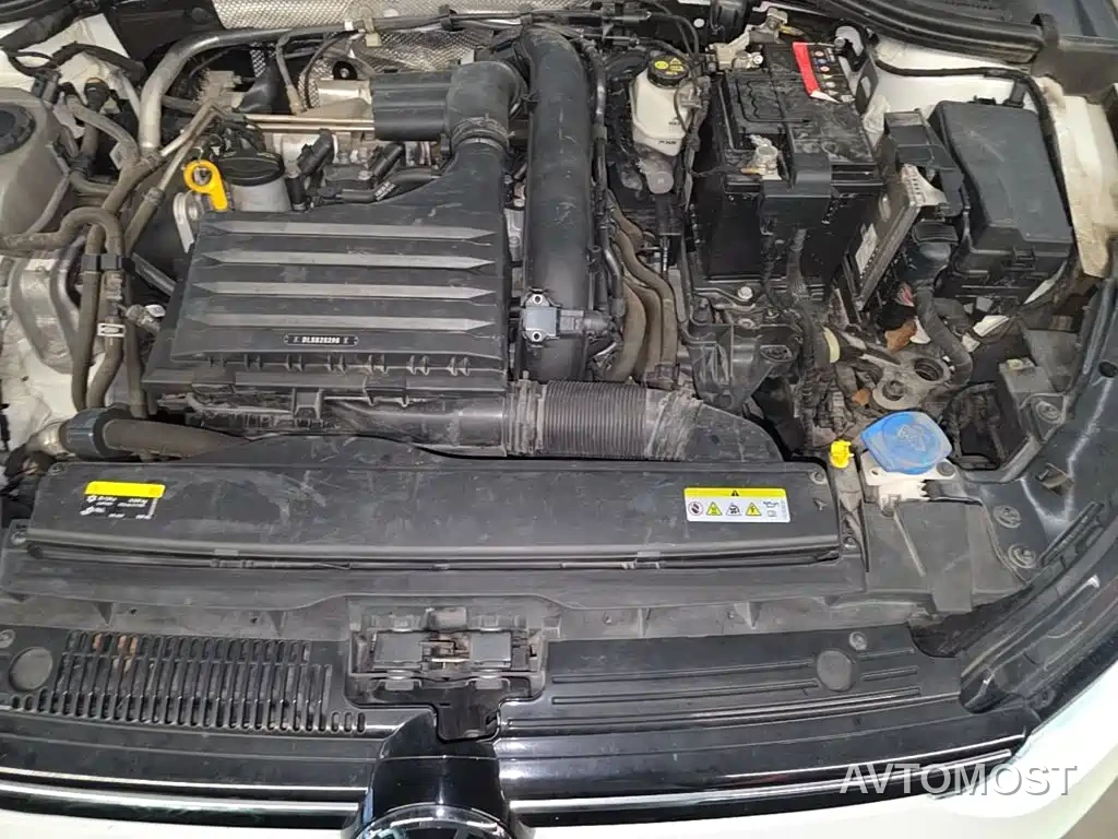 Volkswagen Golf 2023 Model 200TSI DSG — фото 20