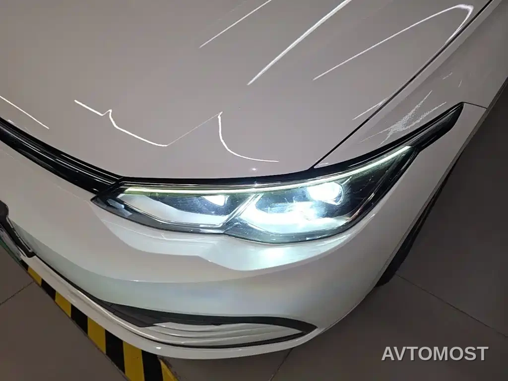 Volkswagen Golf 2023 Model 200TSI DSG — фото 24