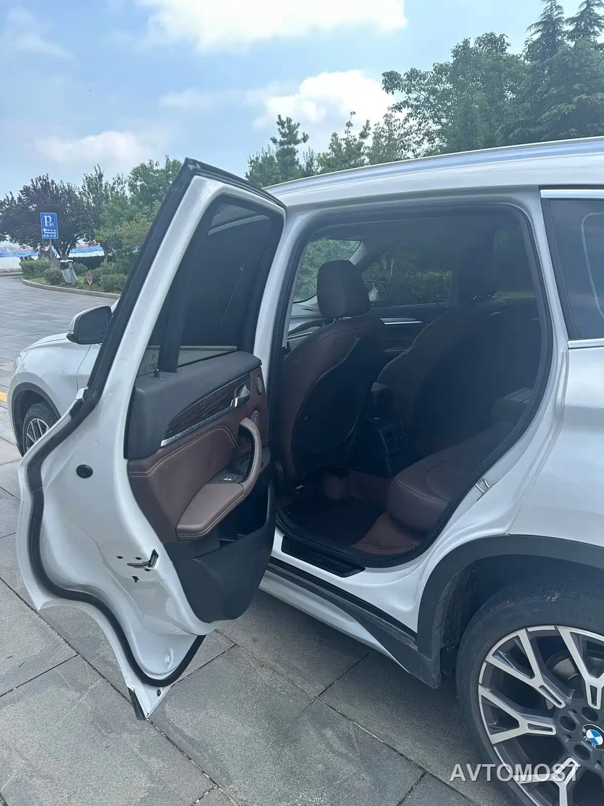 BMW X1 2022 Facelift xDrive25Li Premium Edition — фото 8