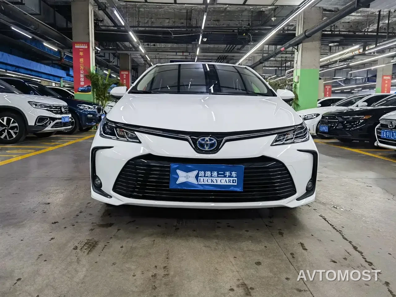 Toyota Corolla 2021 Hybrid 1.8L E-CVT Elite Edition — фото 2
