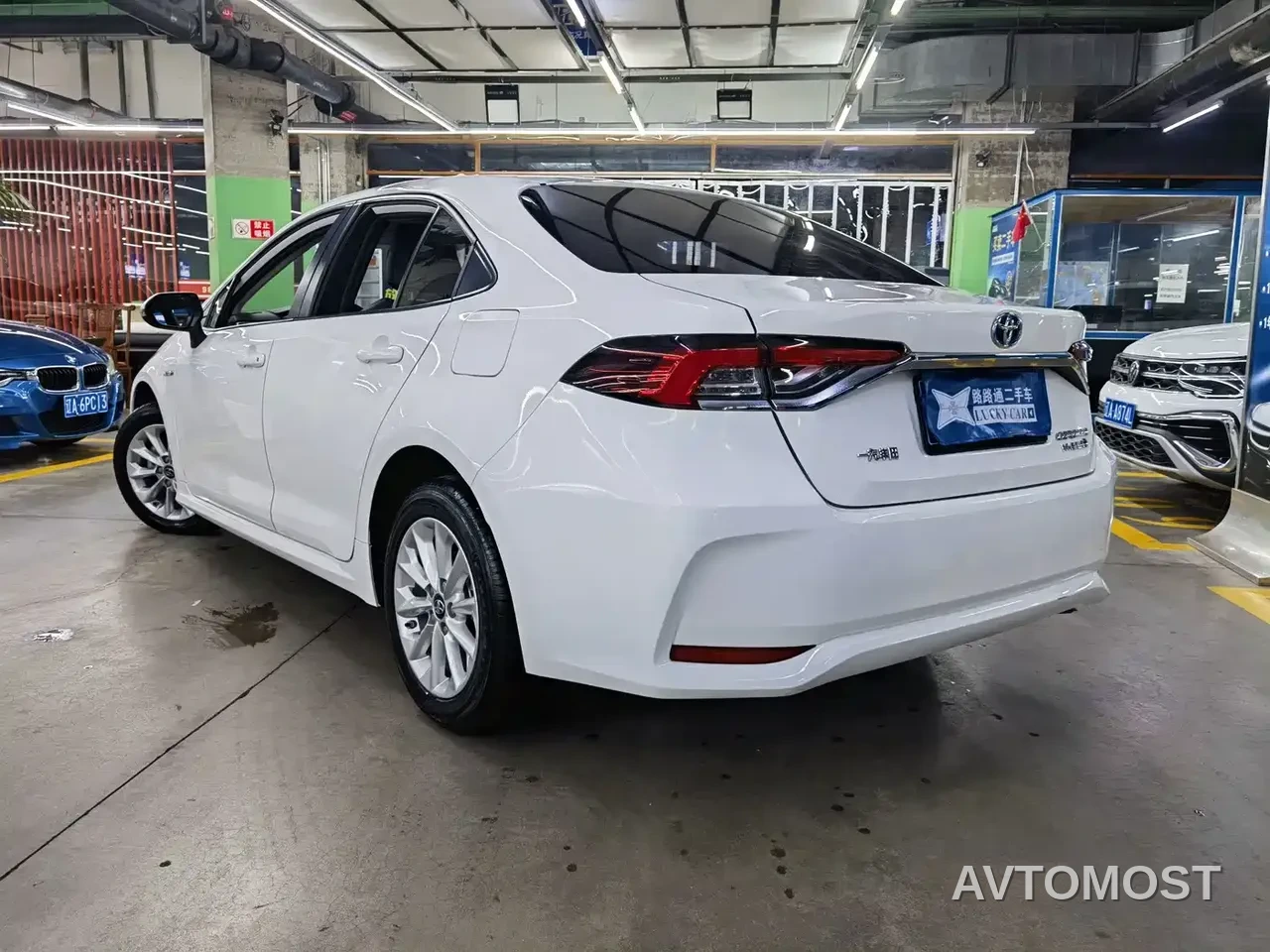 Toyota Corolla 2021 Hybrid 1.8L E-CVT Elite Edition — фото 6
