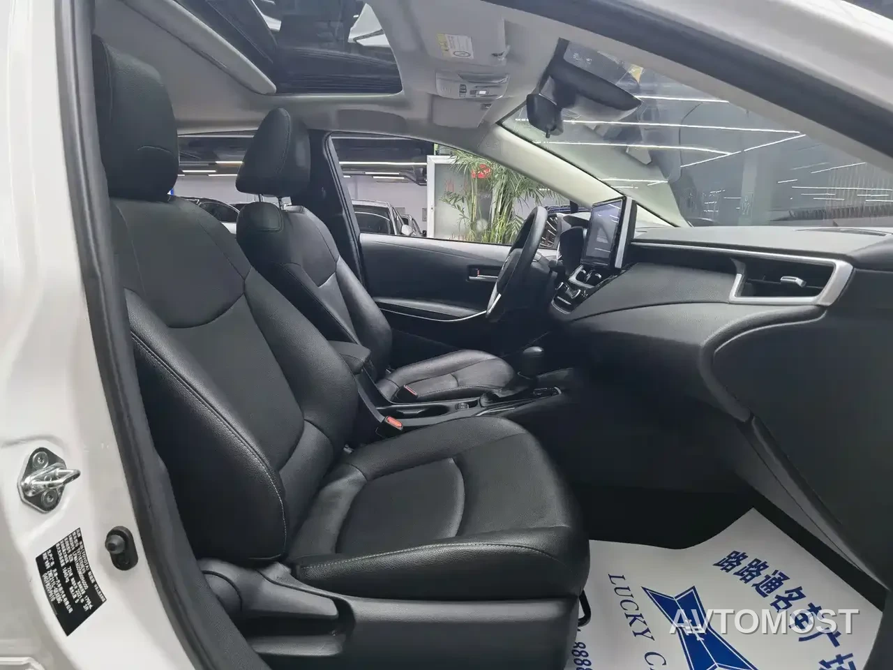 Toyota Corolla 2021 Hybrid 1.8L E-CVT Elite Edition — фото 8