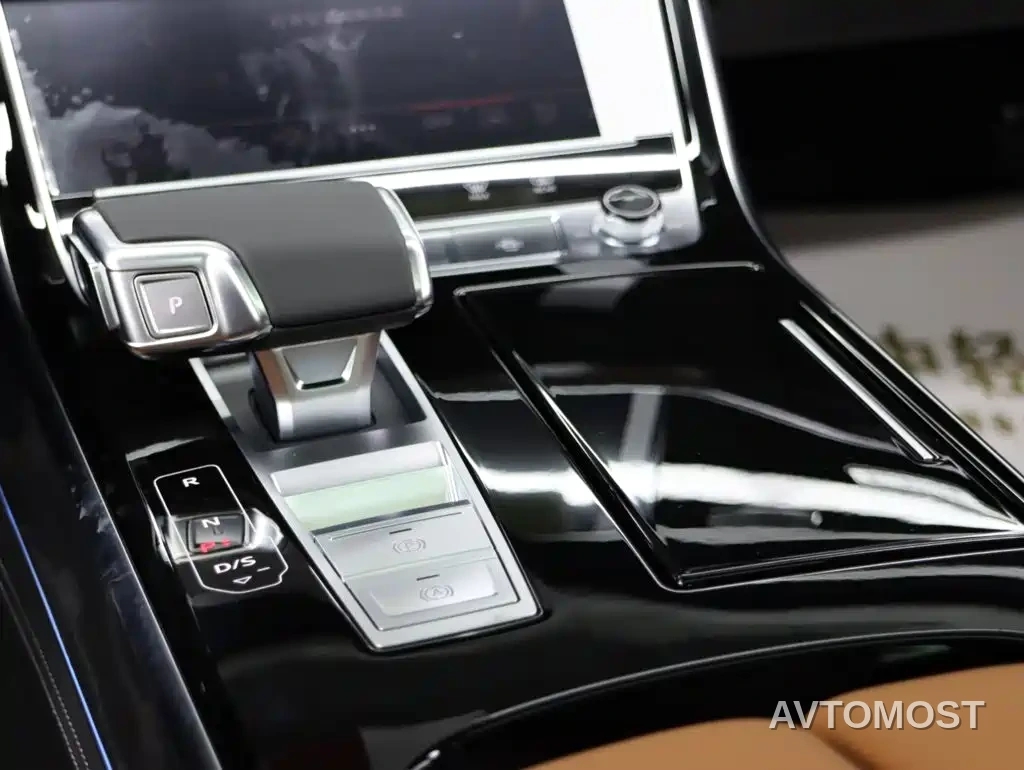 Audi A8 2025 A8L Horch Founder Edition 55TFSI — фото 15