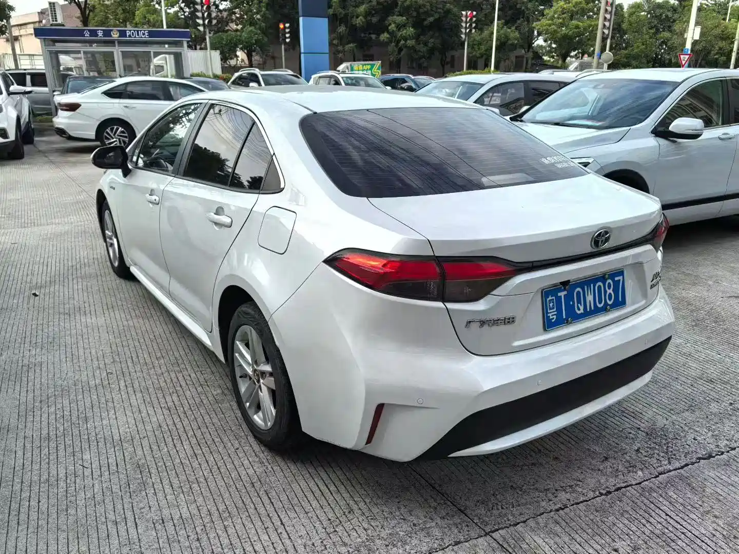 Toyota Levin 2021 Dual Engine 1.8H E-CVT Luxury Edition — фото 5
