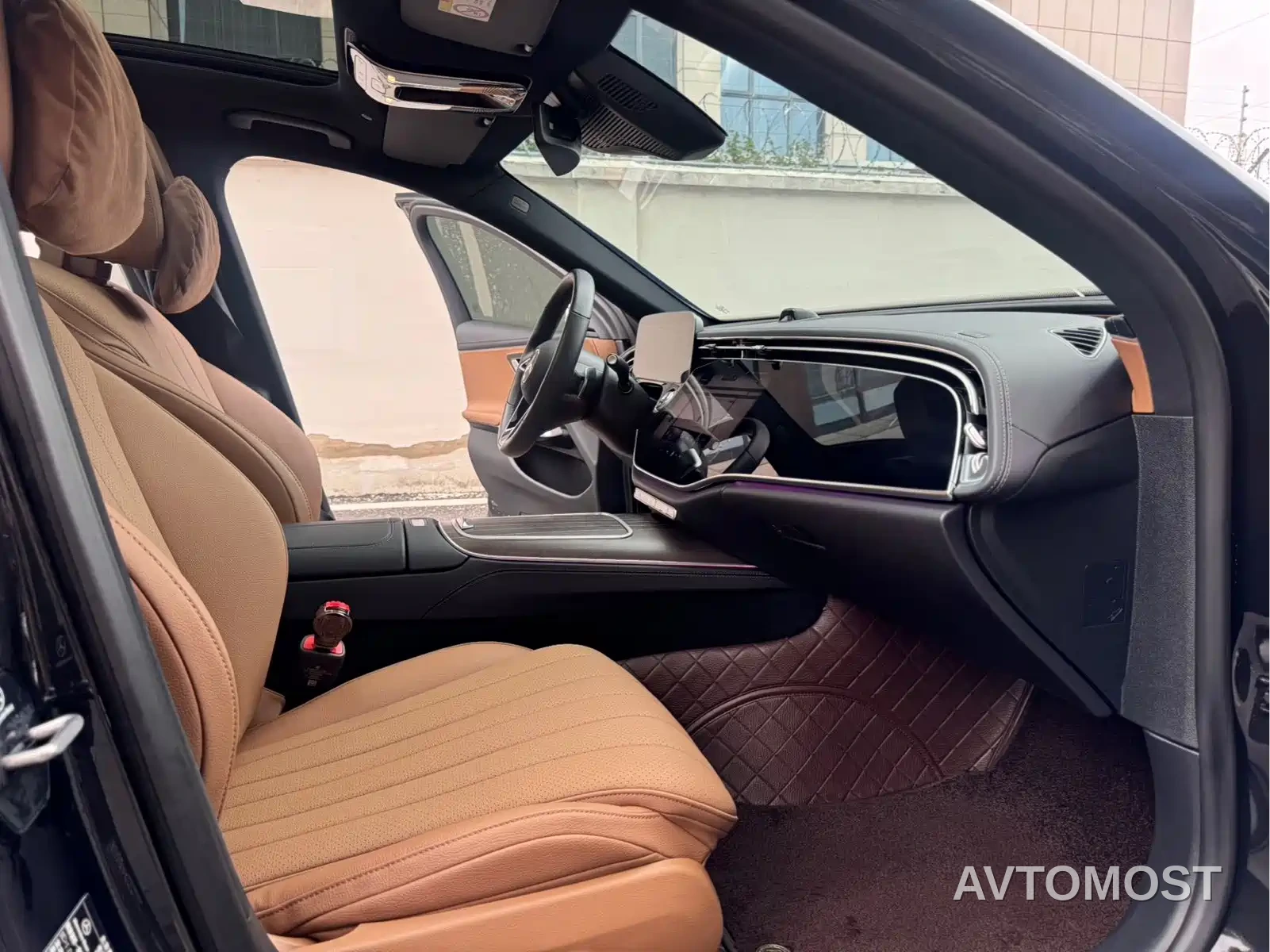 Mercedes-Benz E-Class 2024 Model E 300 L Luxury — фото 9