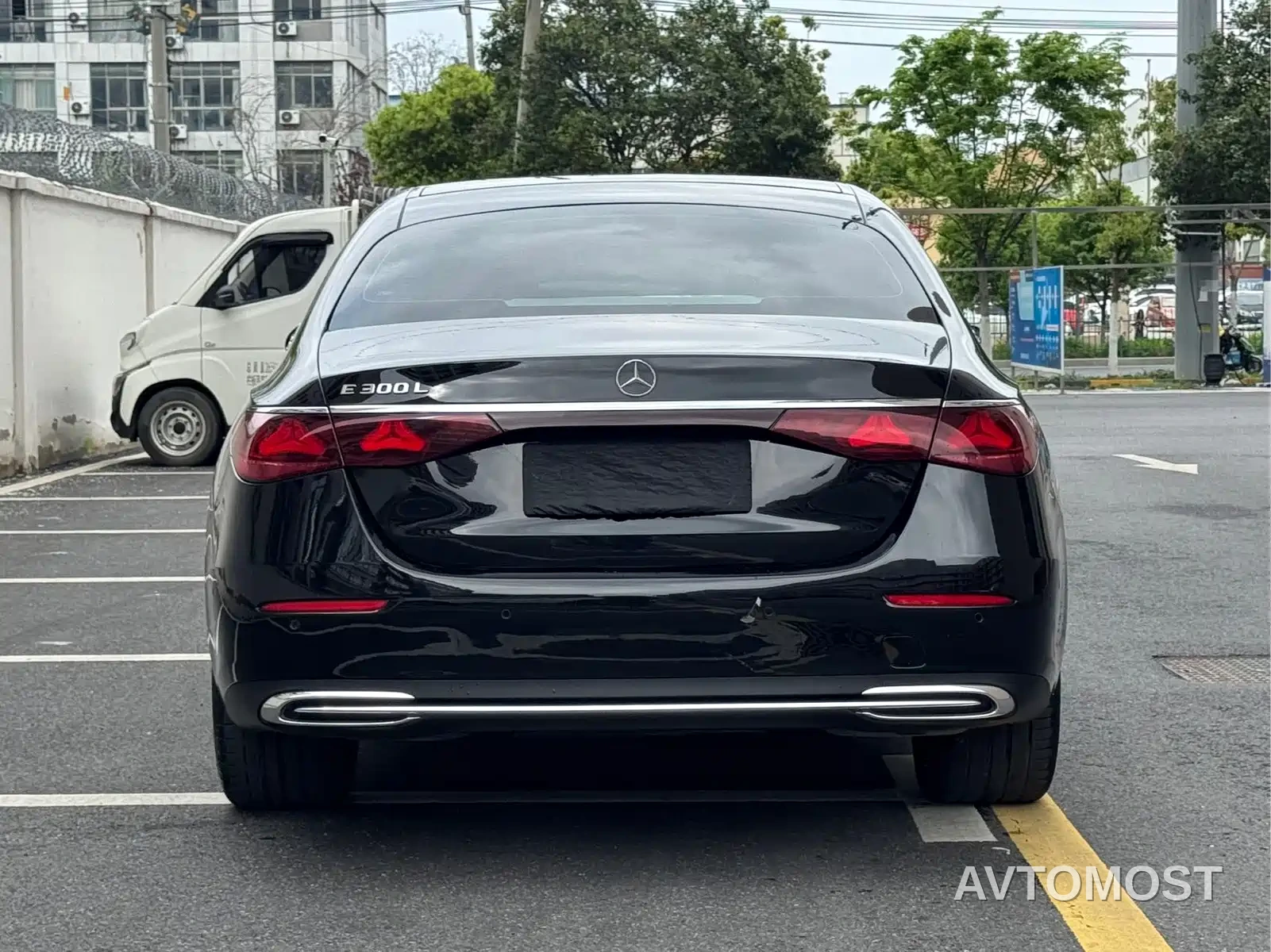 Mercedes-Benz E-Class 2024 Model E 300 L Luxury — фото 12
