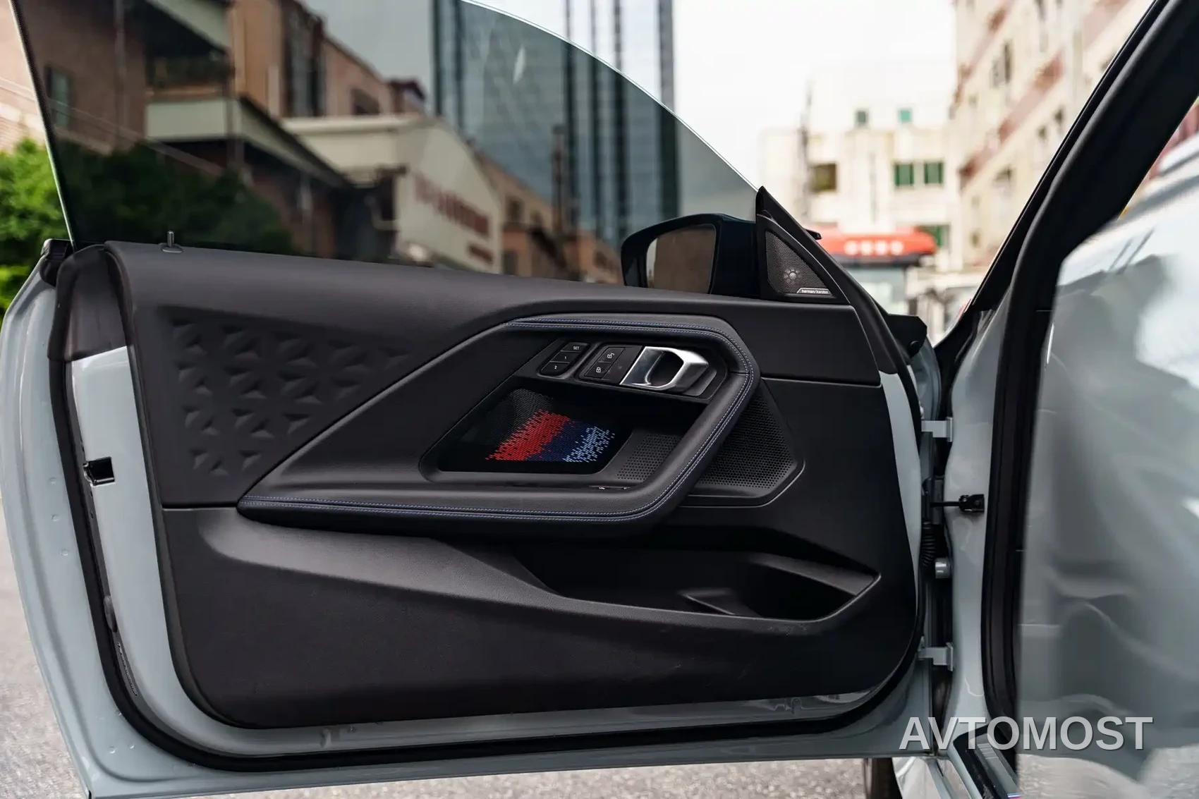 BMW M240i 2026 M240i xDrive — фото 7