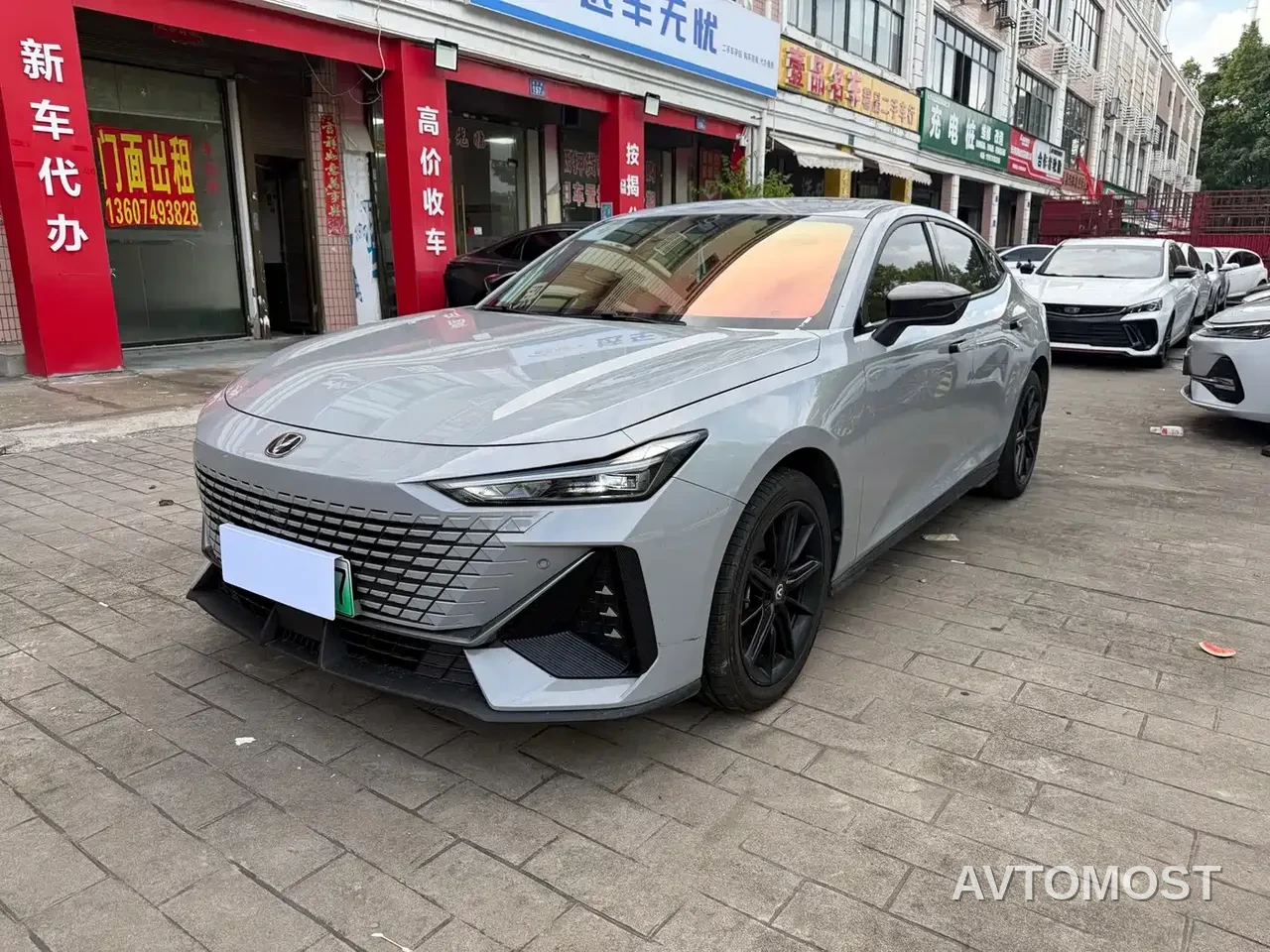 Changan UNI-V iDD 2023 ZhiDian iDD 1.5T 113km Smart Fun Edition — фото 1