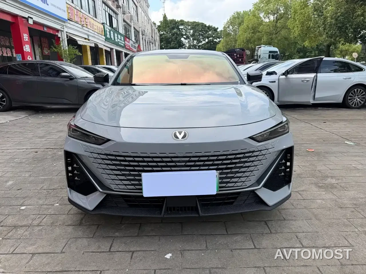 Changan UNI-V iDD 2023 ZhiDian iDD 1.5T 113km Smart Fun Edition — фото 2