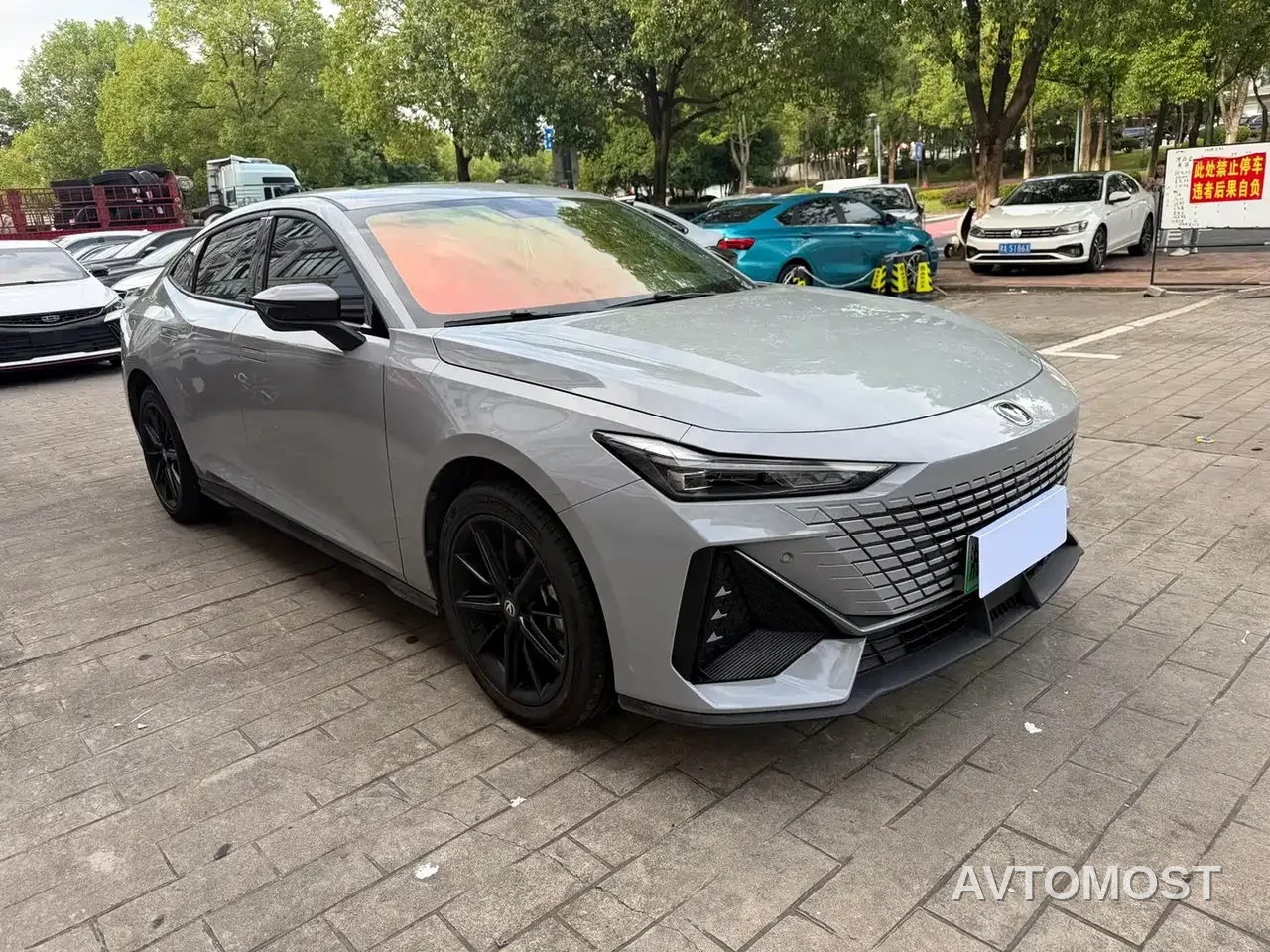 Changan UNI-V iDD 2023 ZhiDian iDD 1.5T 113km Smart Fun Edition — фото 3