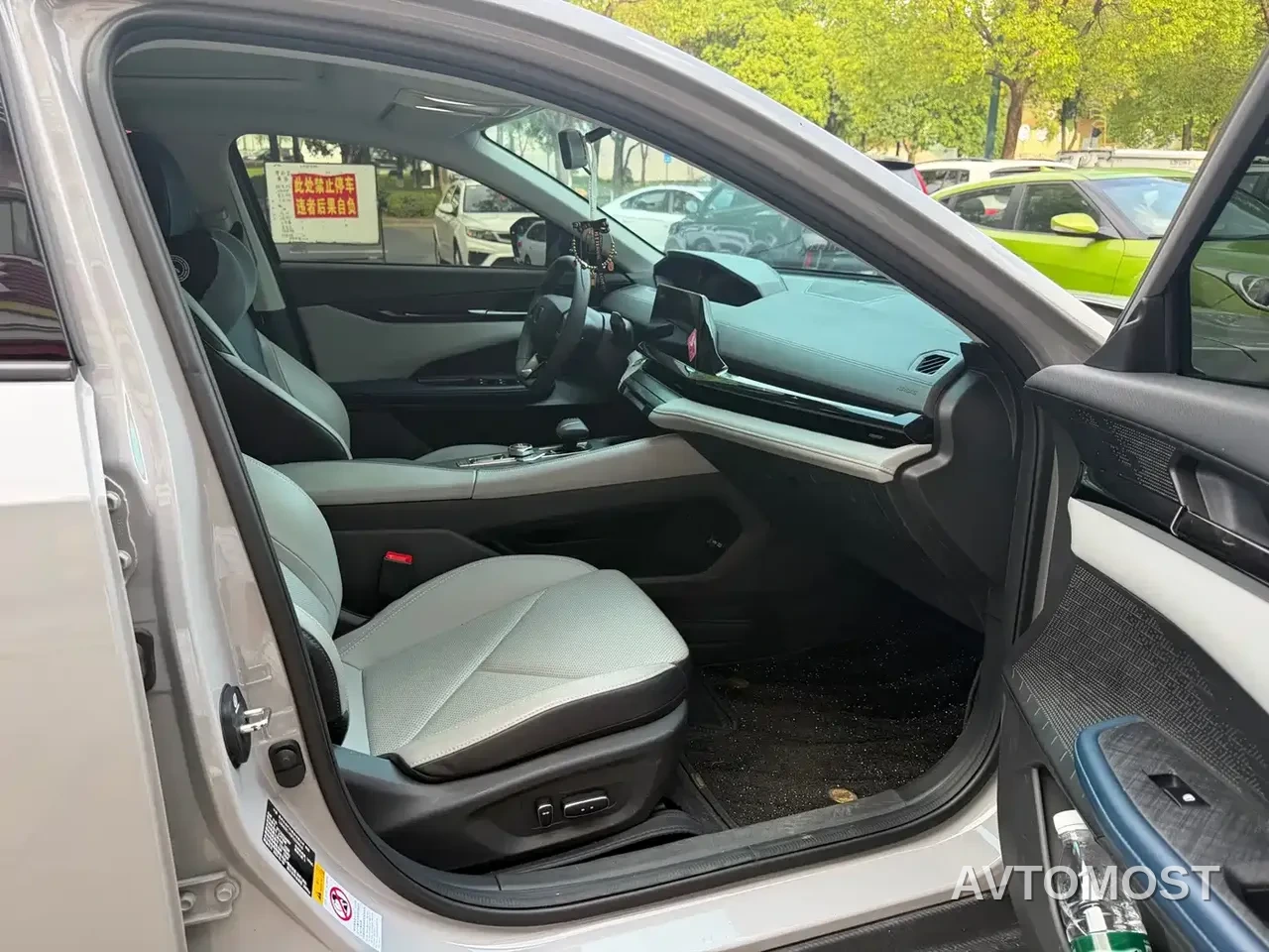 Changan UNI-V iDD 2023 ZhiDian iDD 1.5T 113km Smart Fun Edition — фото 8