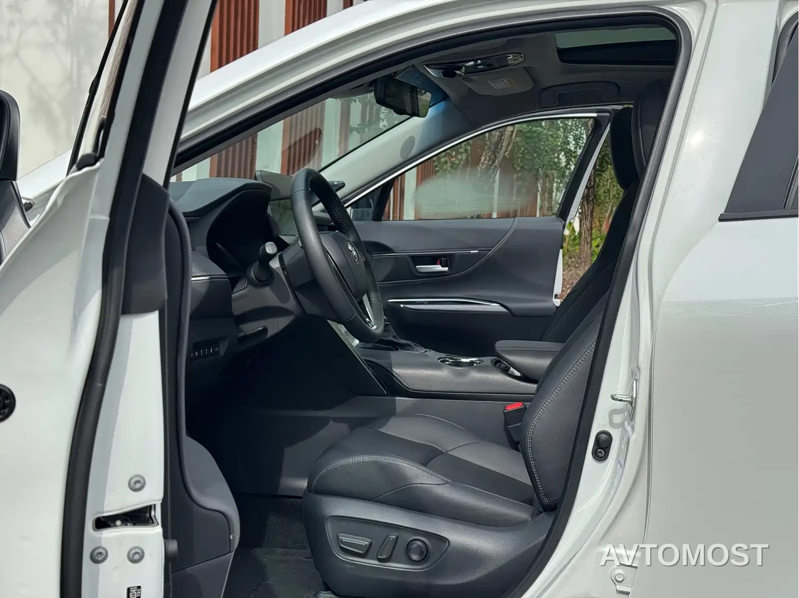 Toyota Venza 2022 Dual Engine 2.5L CVT 4WD Supreme — фото 5