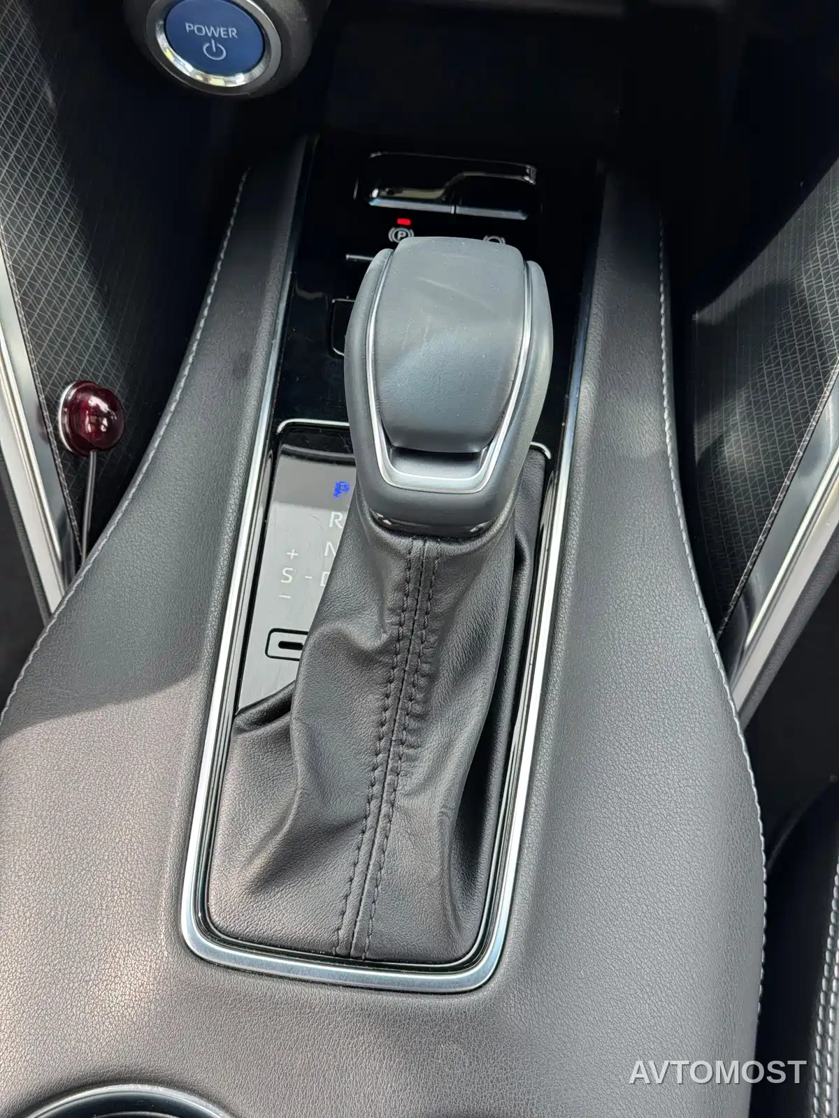 Toyota Venza 2022 Dual Engine 2.5L CVT 4WD Supreme — фото 9
