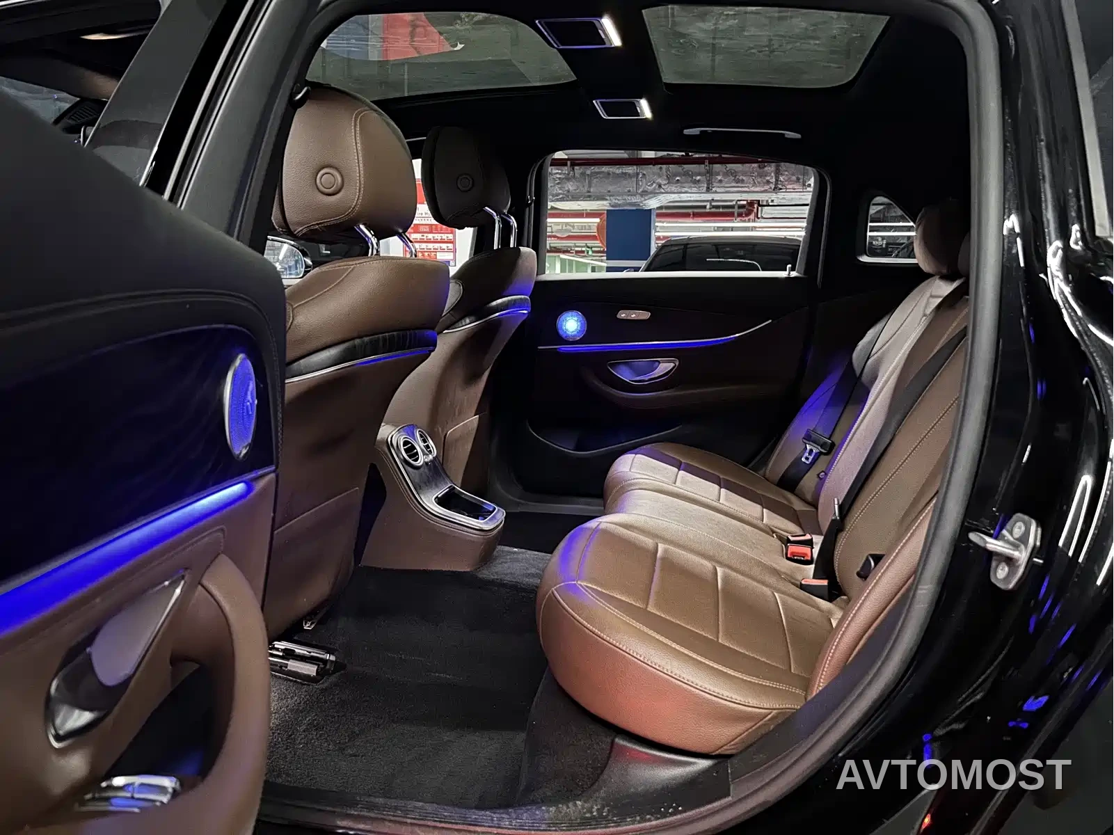 Mercedes-Benz E-Class New Energy 2022 Facelift E 350 e L Plug-in Hybrid Sport Sedan — фото 7