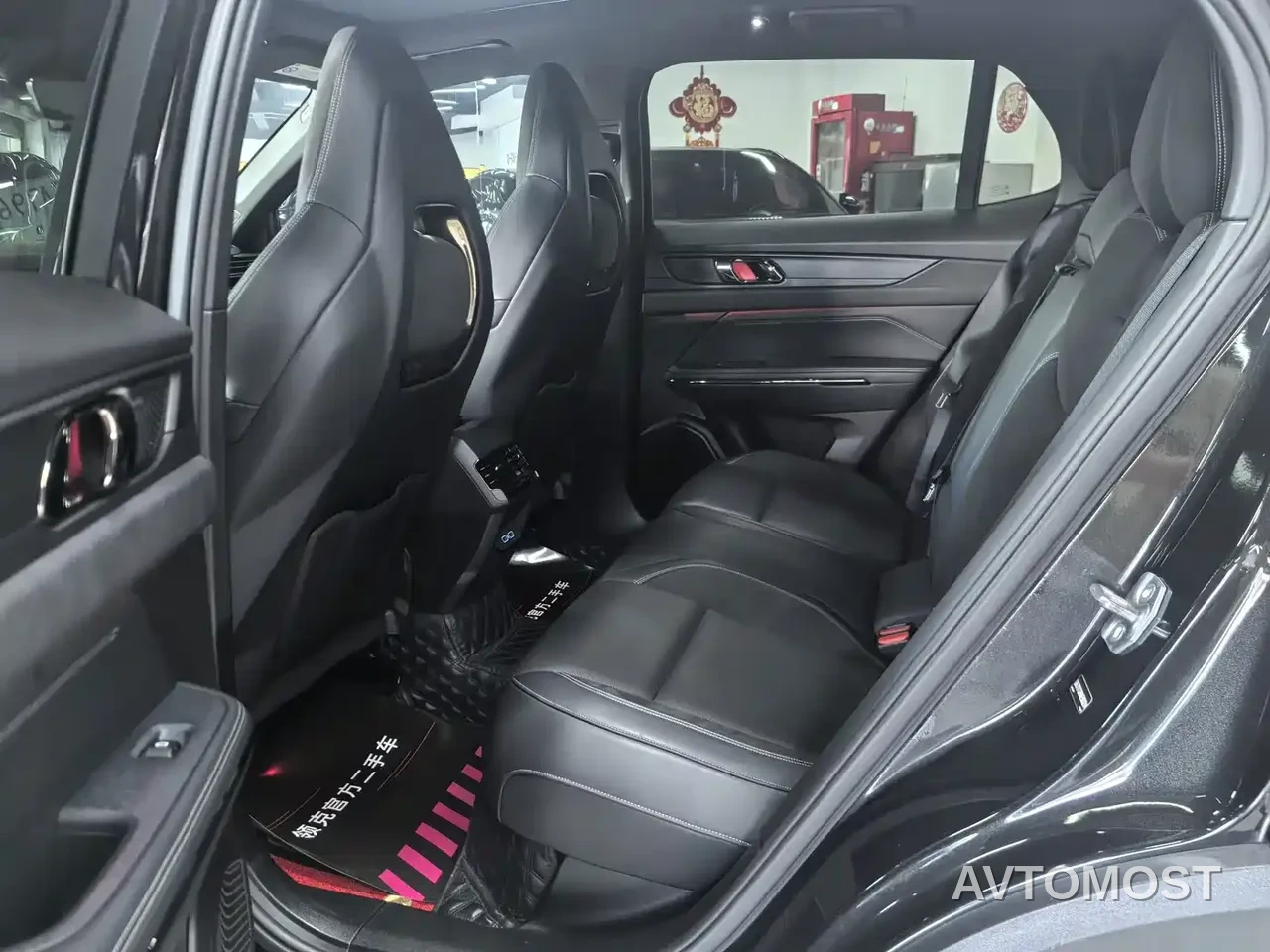 Lynk & Co 01 EM-P 2021 1.5TD PHEV Halo — фото 7