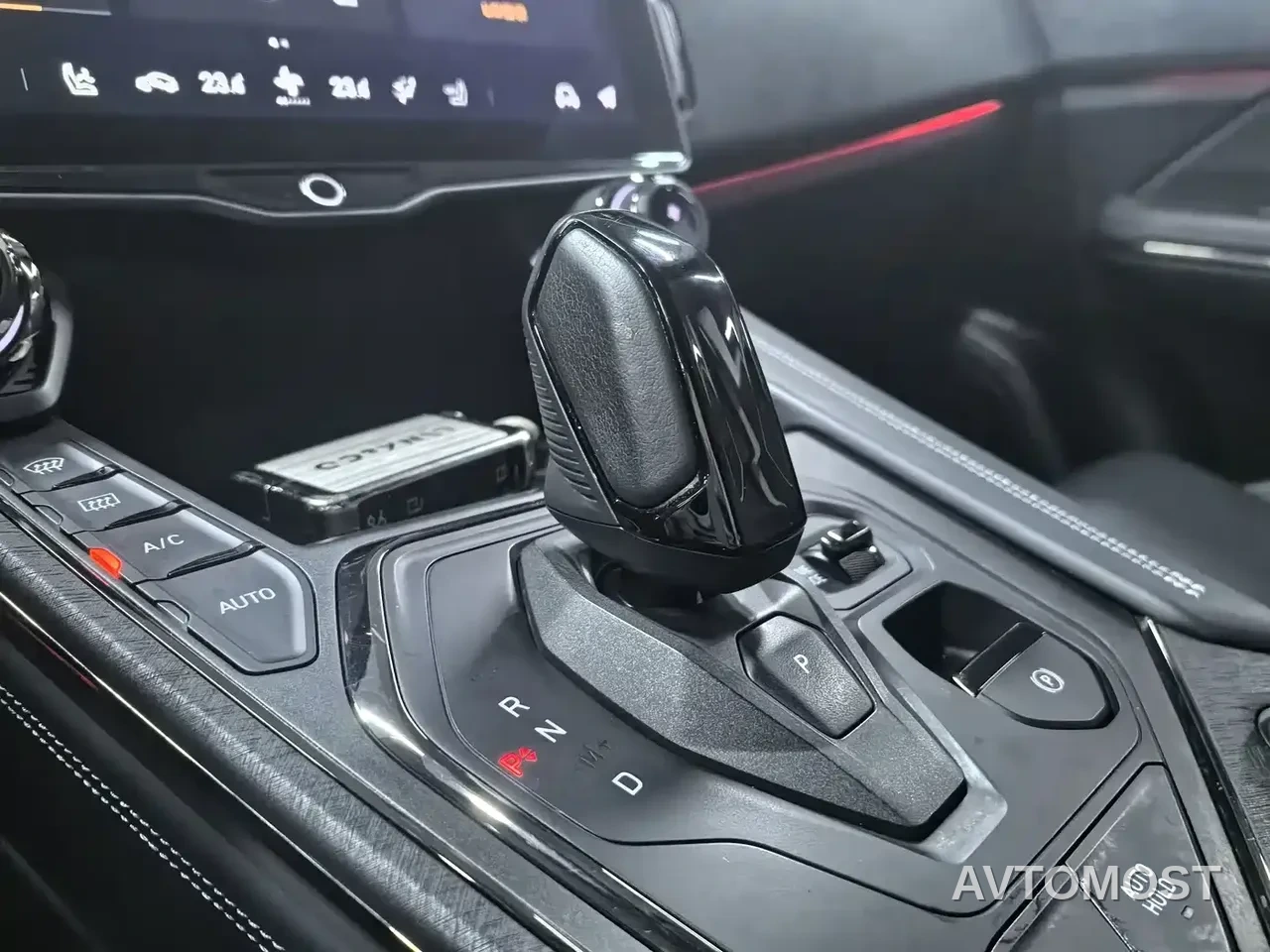 Lynk & Co 01 EM-P 2021 1.5TD PHEV Halo — фото 9