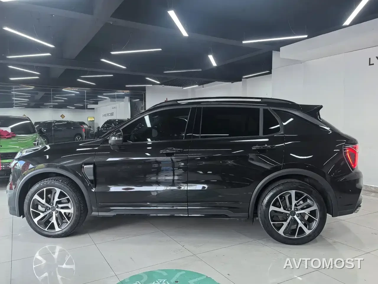 Lynk & Co 01 EM-P 2021 1.5TD PHEV Halo — фото 13